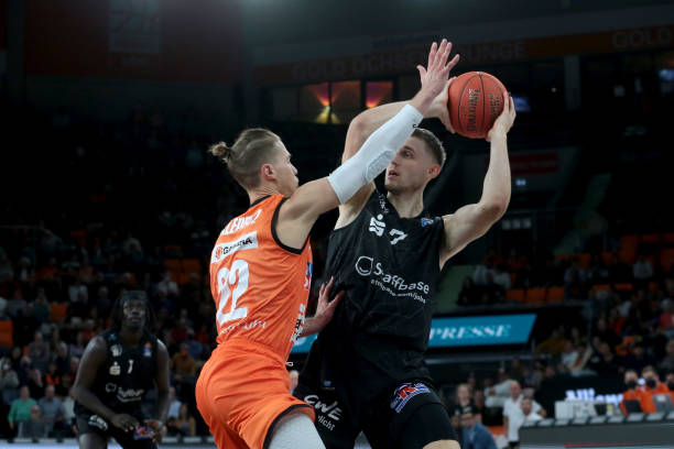 球员顶替空 球员顶替空