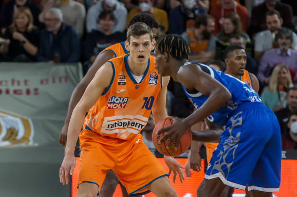 在助攻方面 在助攻方面